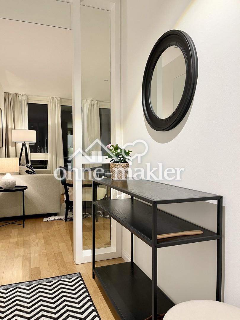 Flur und Wohnzimmer