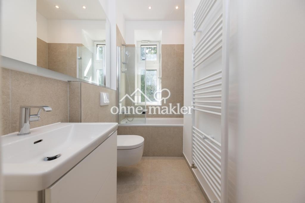 Tageslichtbad 2 mit Badewanne
