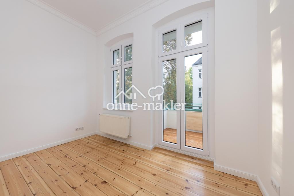 Schlafzimmer mit Balkon