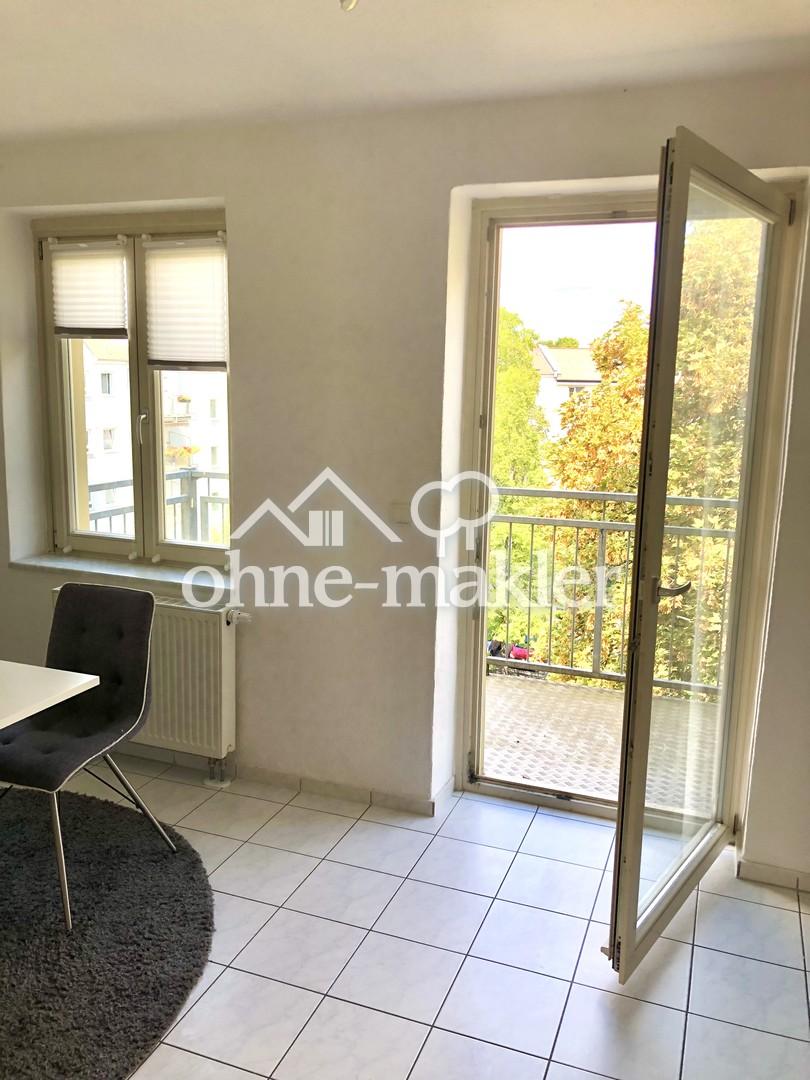 Blick zum 6qm Balkon