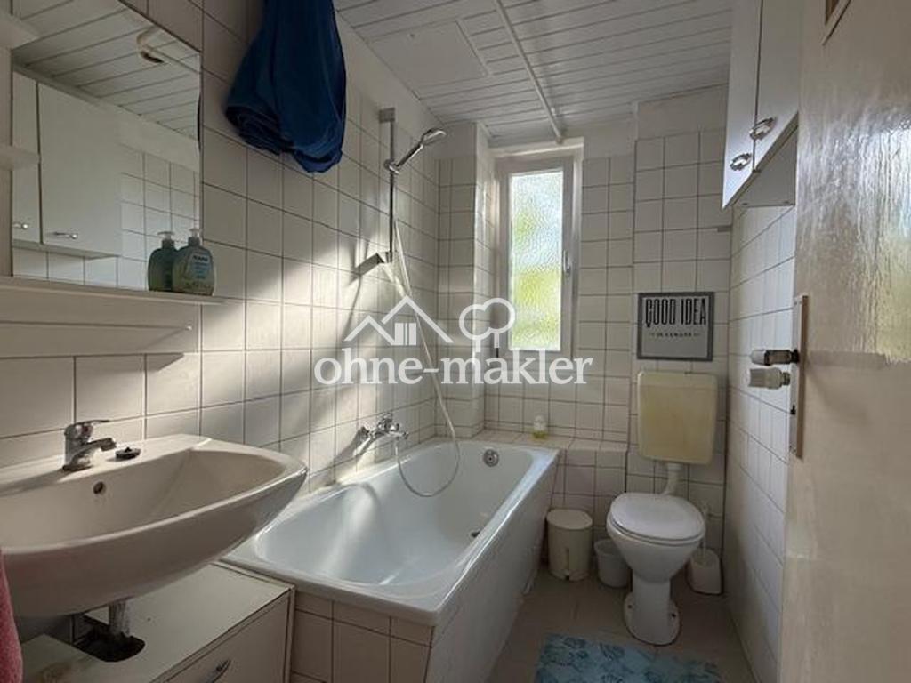Bad mit Fenster 