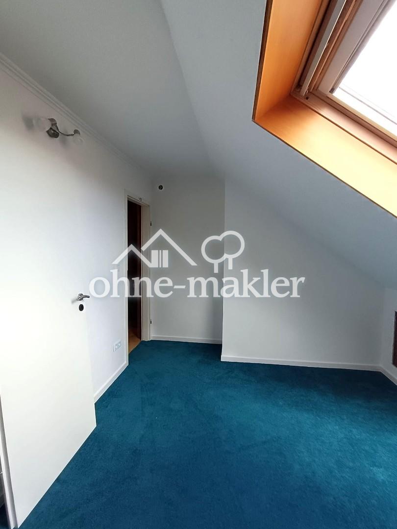 Schlafzimmer vorne DG
