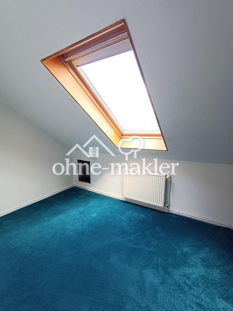 Schlafzimmer vorne DG