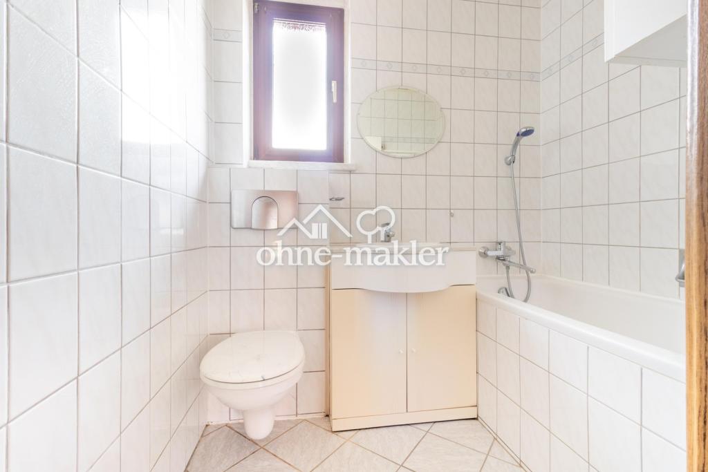 Bad mit Badewanne