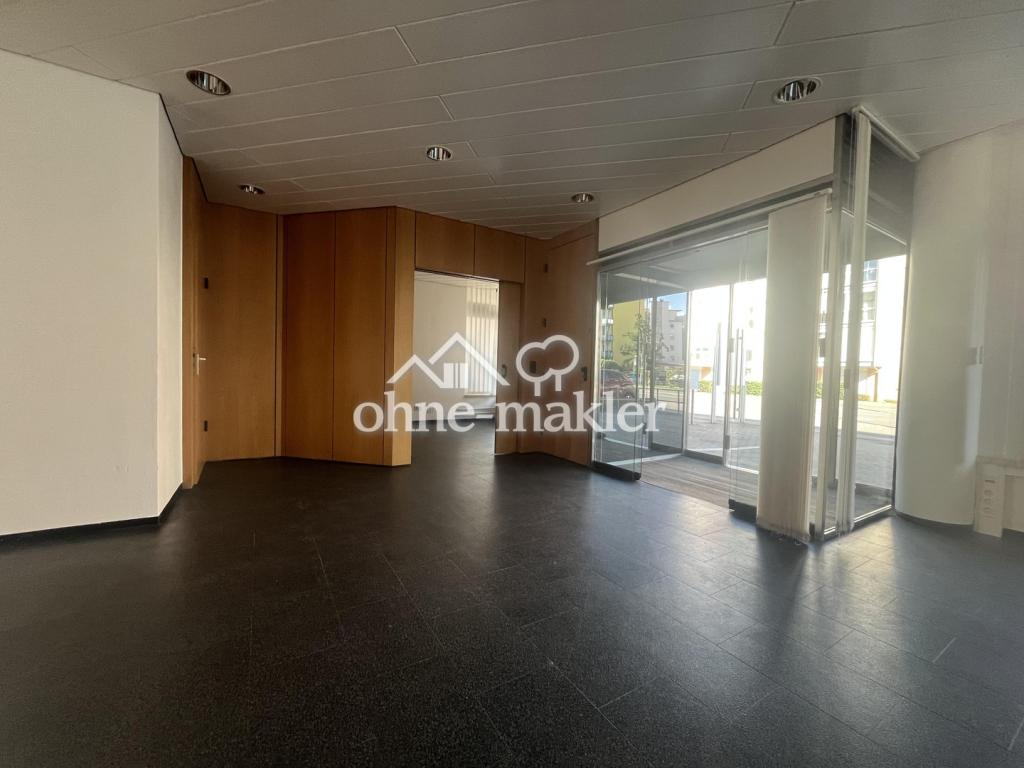 Blick auf Zimmer vorne  Tür