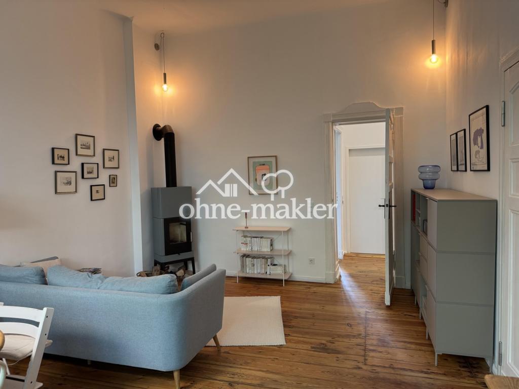 Wohnzimmer mit Kamin