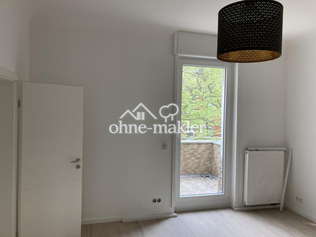 Schlafzimmer Blick auf Balkon