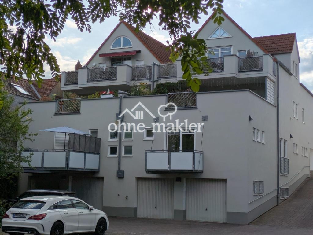 Außenansicht hinten mit Balkon