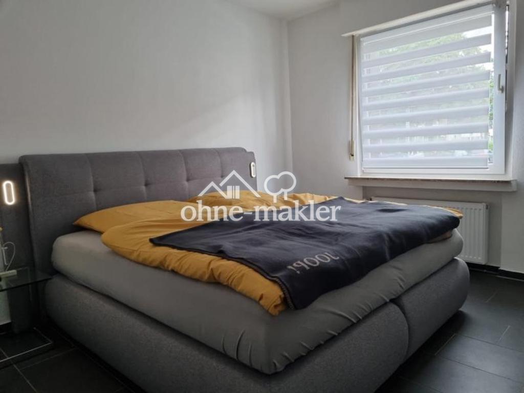 Schlafzimmer 1
