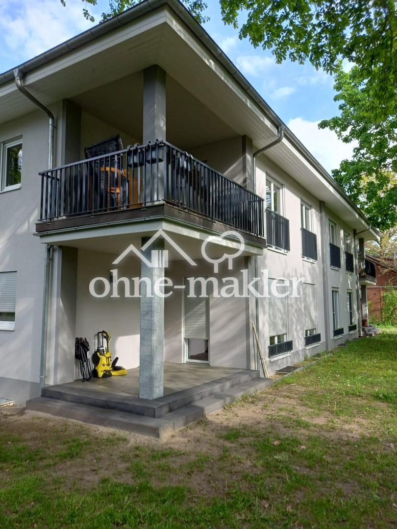 Außenansicht mit Balkon