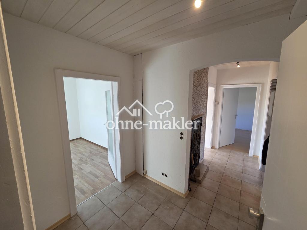 Wohnungsflur hinter Wohnungstü