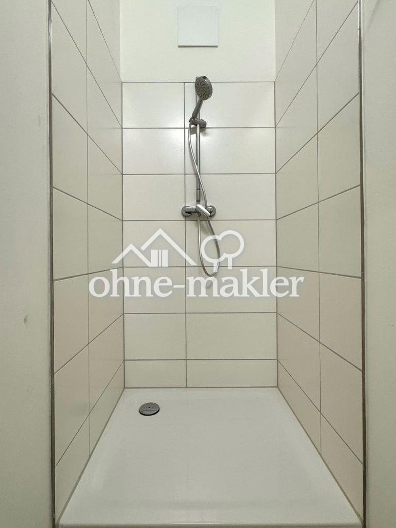 Dusche in B0 - 17