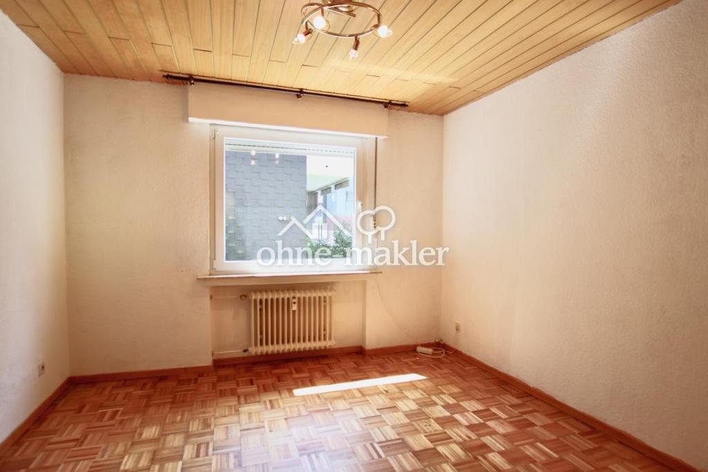 Kinderzimmer/Büro mit Parkett