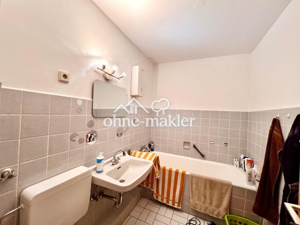 Badezimmer mit Wanne