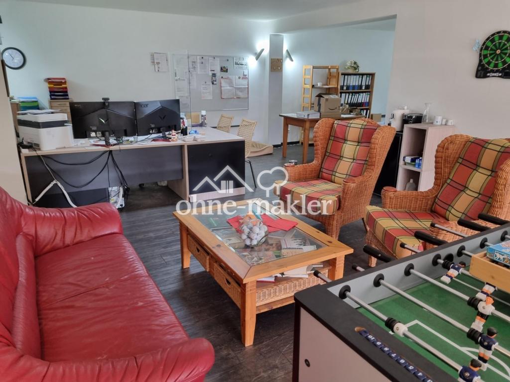 obere Etage z.Zt. Büro