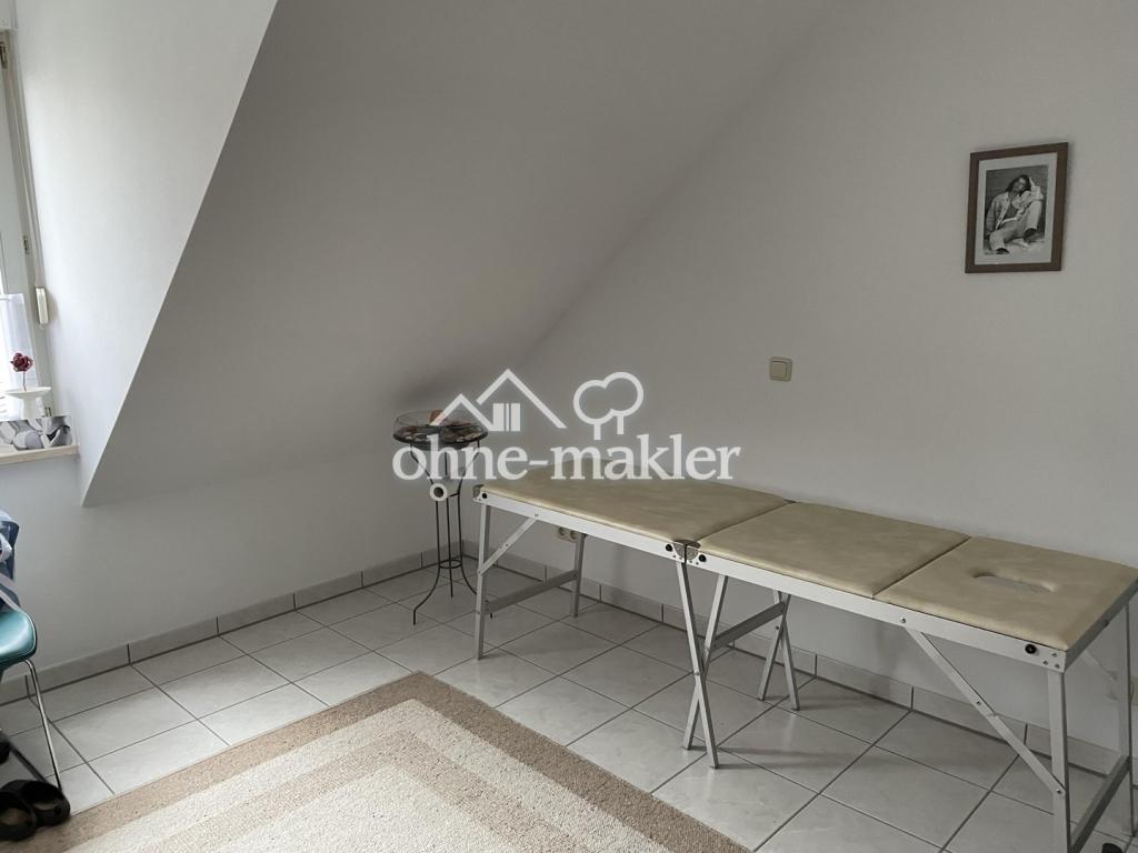 Arbeit-, Schlaf- Kinderzimmer