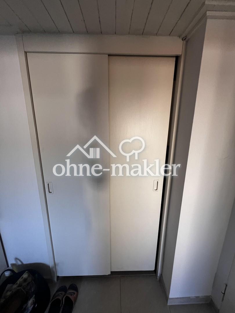 mit integrierte Garderobe
