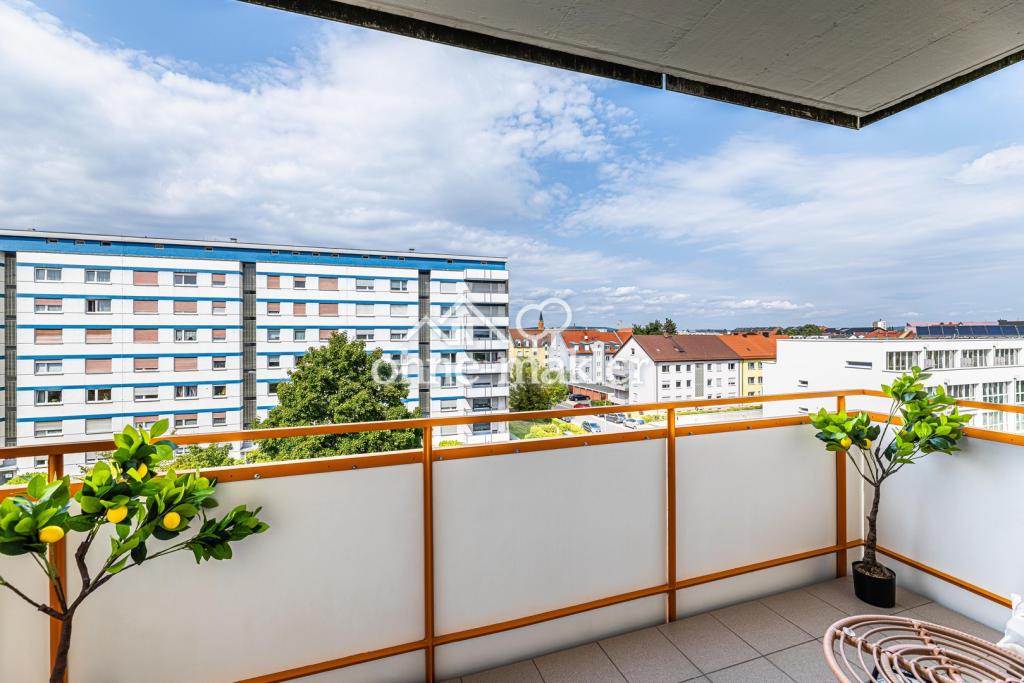 Sonniger Balkon