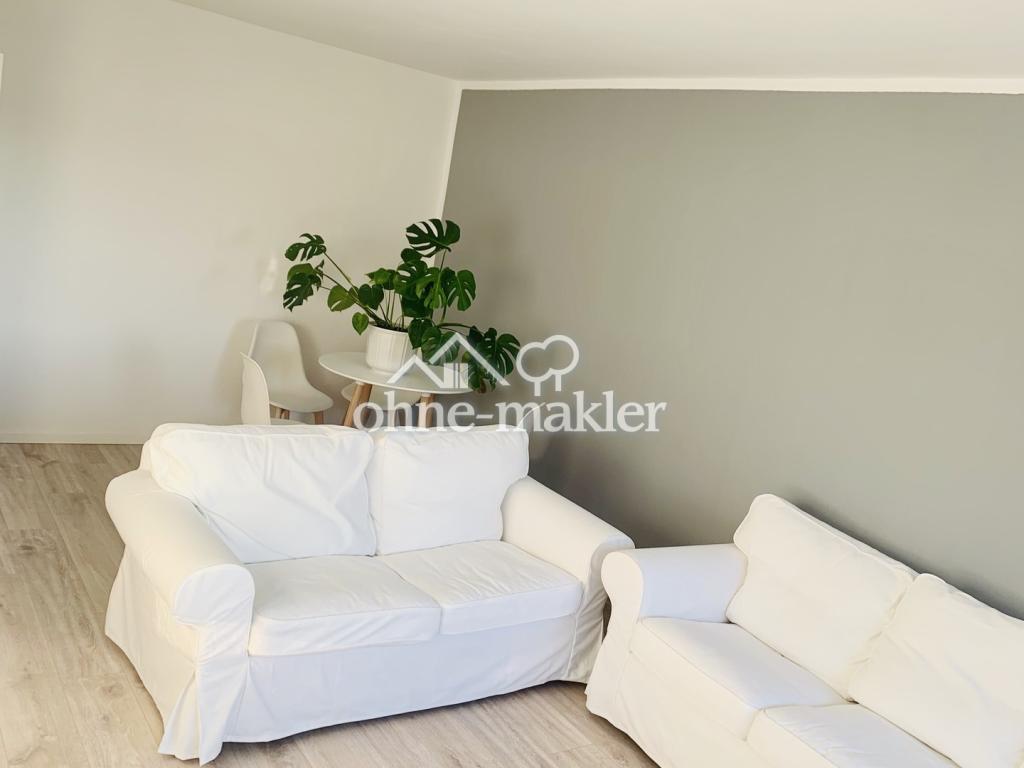 Geräumiges Wohnzimmer