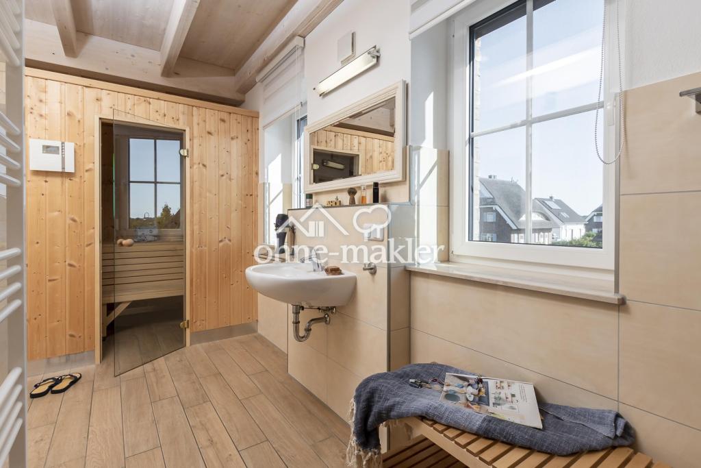 Bad im OG mit Sauna