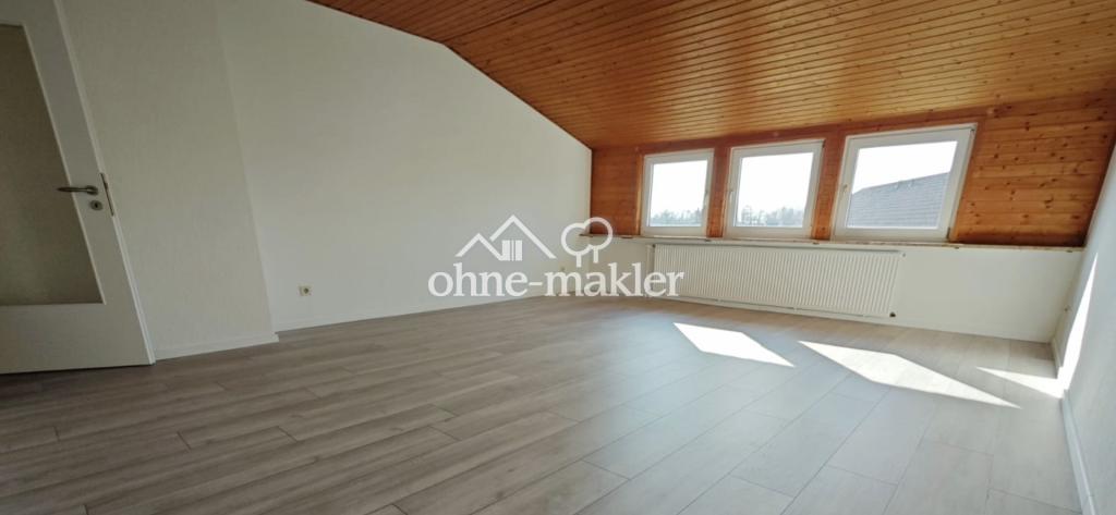 Wohnzimmer ca. 4,8 x 5,8 m