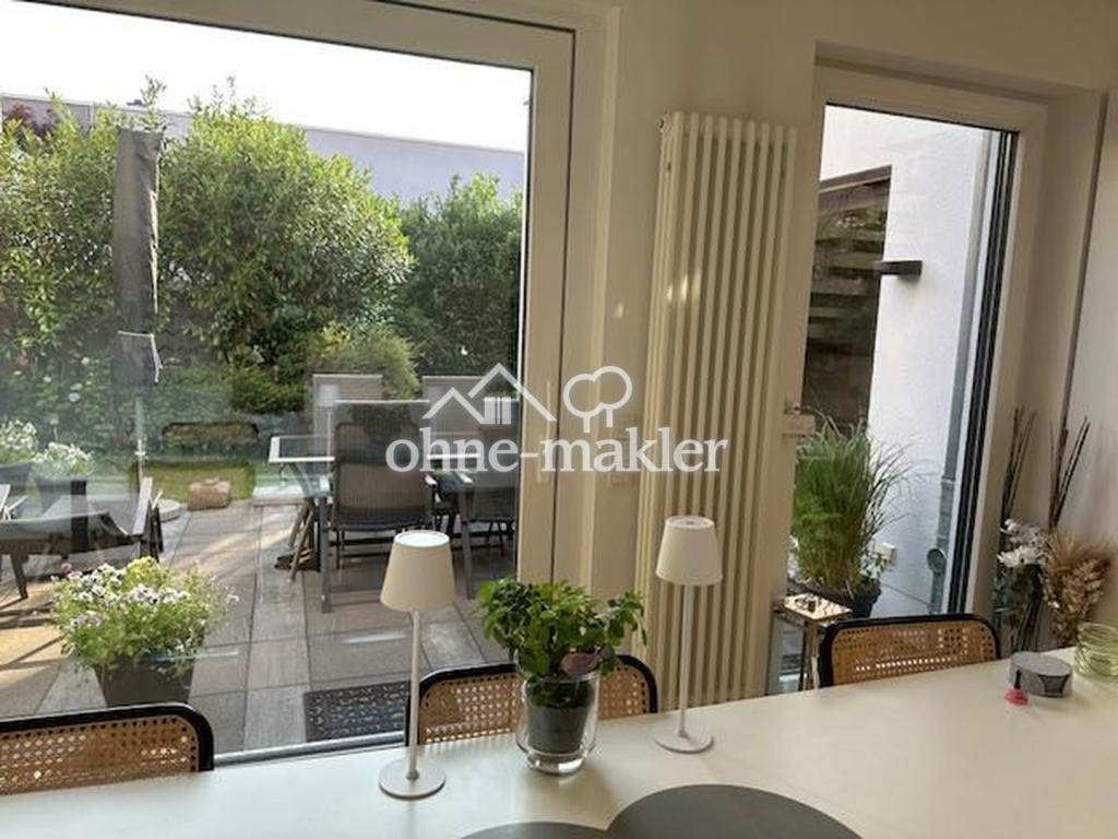 Gartenblick aus dem Esszimmer 