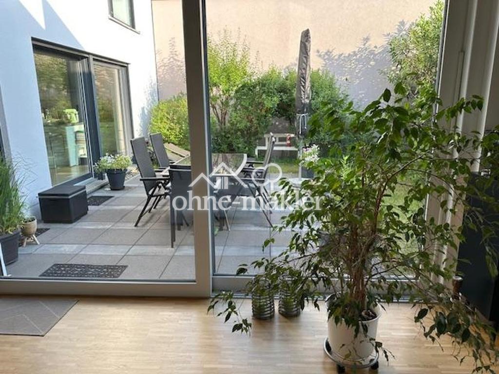Gartenblick aus dem Wohnzimmer