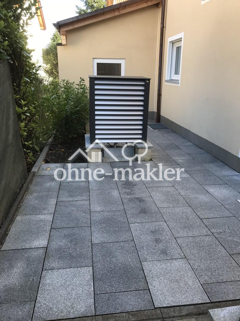 Nordseite mit Luft/Wärmepumpe