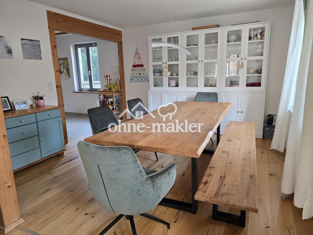 Esszimmer mit Blick zur Küche