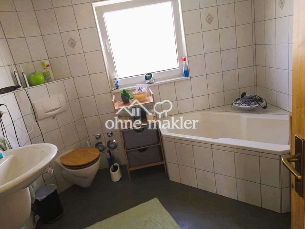 5.Badezimmer Dusche u. Badewan