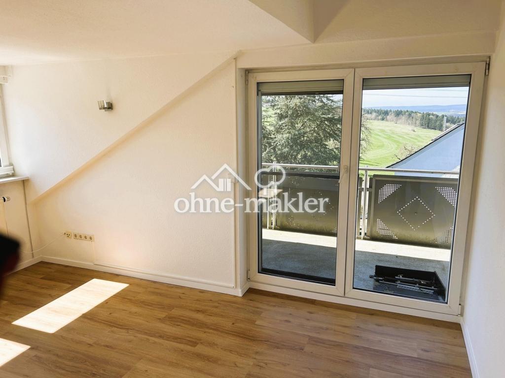 2. Wohn/Esszimmer / Balkon