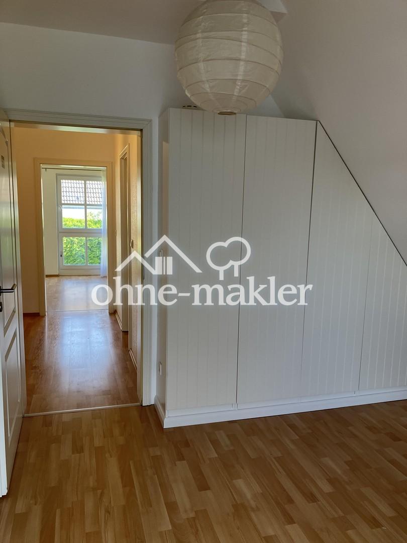 Mit Einbauschrank.