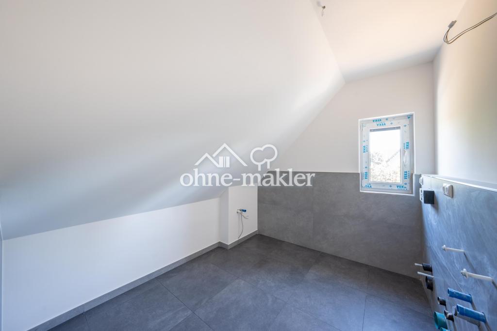 Badezimmer 1 DG