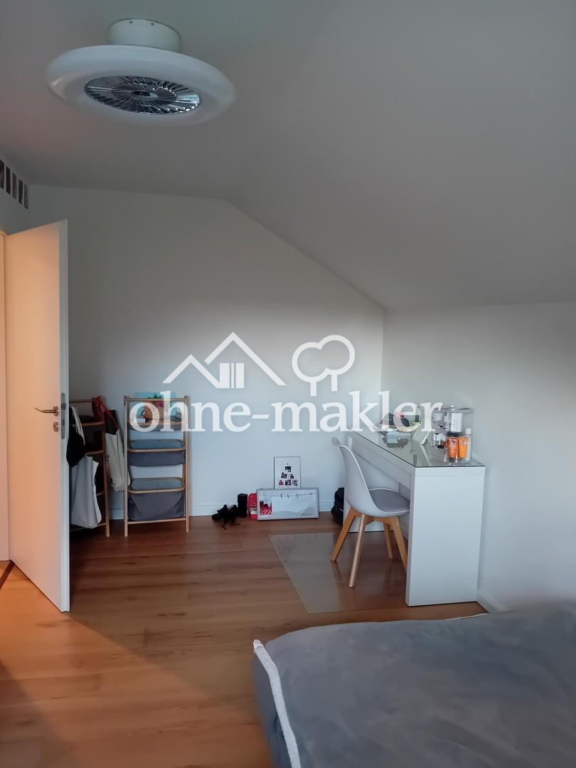 Schlafzimmer III