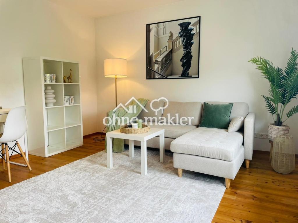 Wohnzimmer mit Sofa