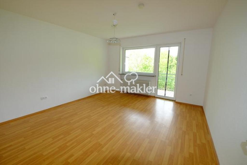 Zimmer mit Zugang Balkon