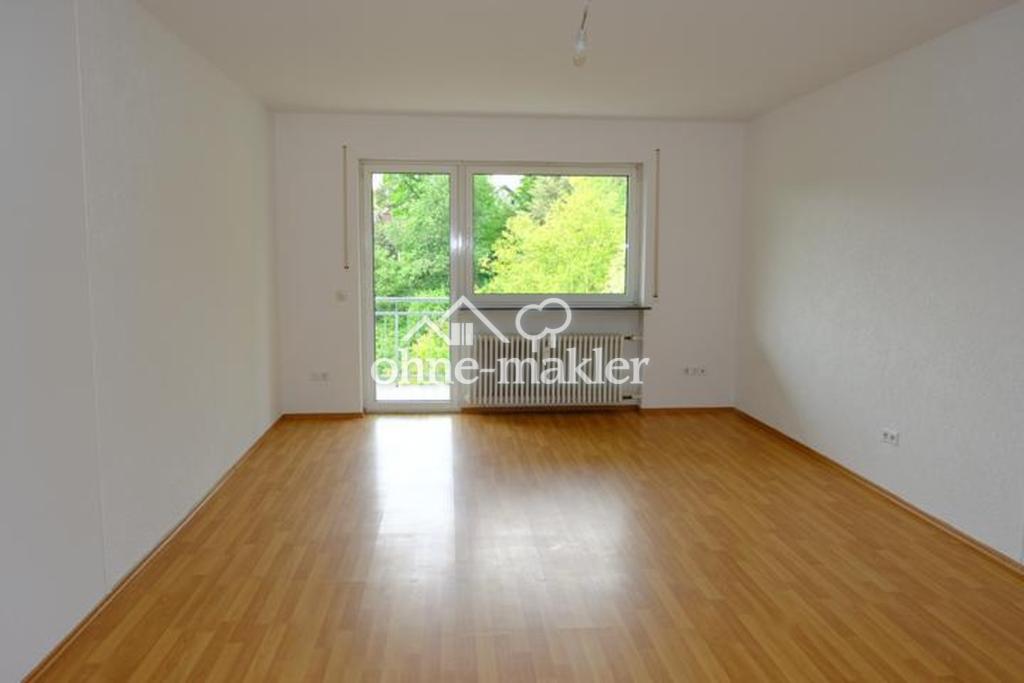 Zimmer mit Zugang Balkon