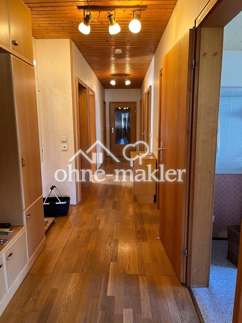 Flur mit Garderobe
