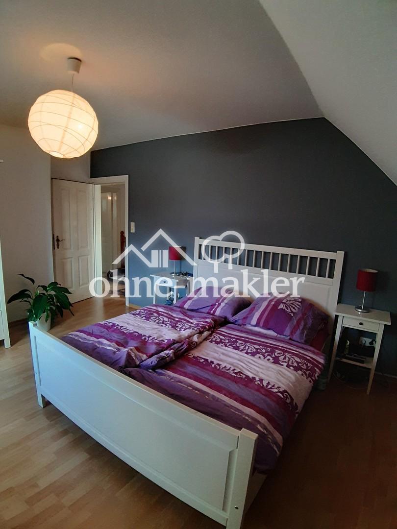 Schlafzimmer DG