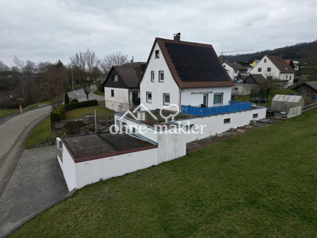 Helles 4,5 Zi. Einfamilienhaus mit großem Garten plus 130 m² vermietete Gewerbefläche