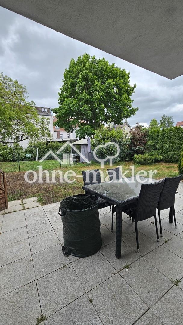 Terrasse mit Garten