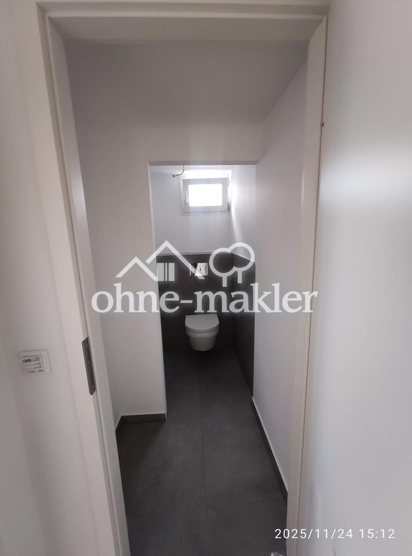 Exklusives Wohnen nach Sanierung: Helle 3-Zimmer-DG-Wohnung mit Balkon & Parkett in Schnaittach - Foto 4