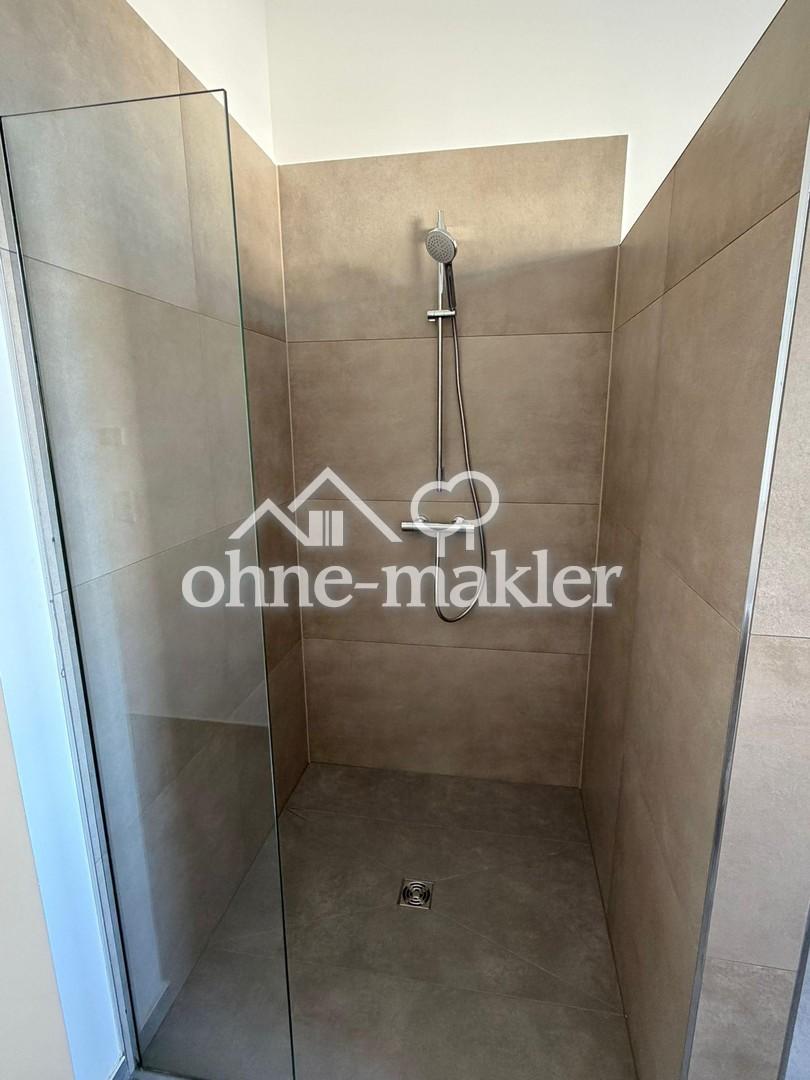 LETZTE Wohnung ERSTBEZUG! 4-Zimmer-Neubau mit Balkon- KfW-40 QNG, Fußbodenheizung & Top - Grundriss - Photo 4