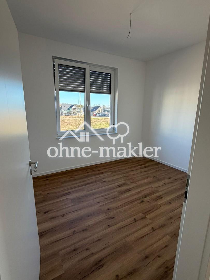 LETZTE Wohnung ERSTBEZUG! 4-Zimmer-Neubau mit Balkon- KfW-40 QNG, Fußbodenheizung & Top - Grundriss - Photo 2