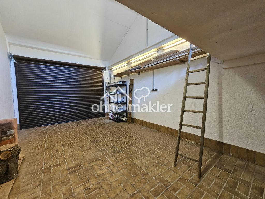 Große Garage / Abstellraum