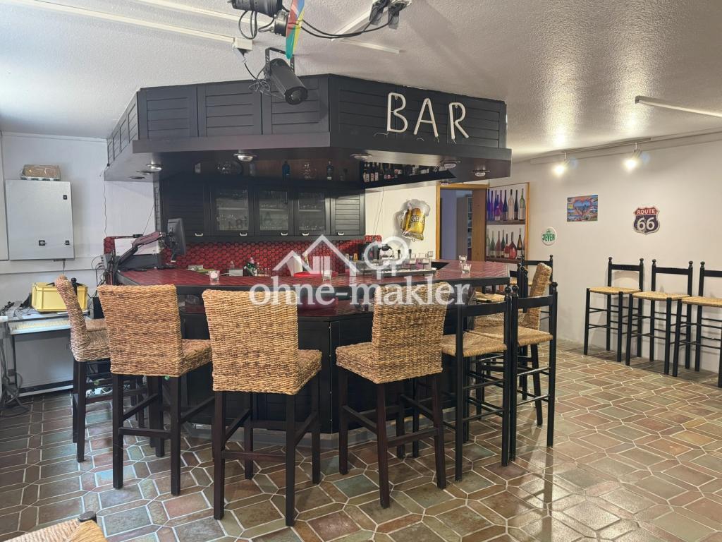 Bar im Keller