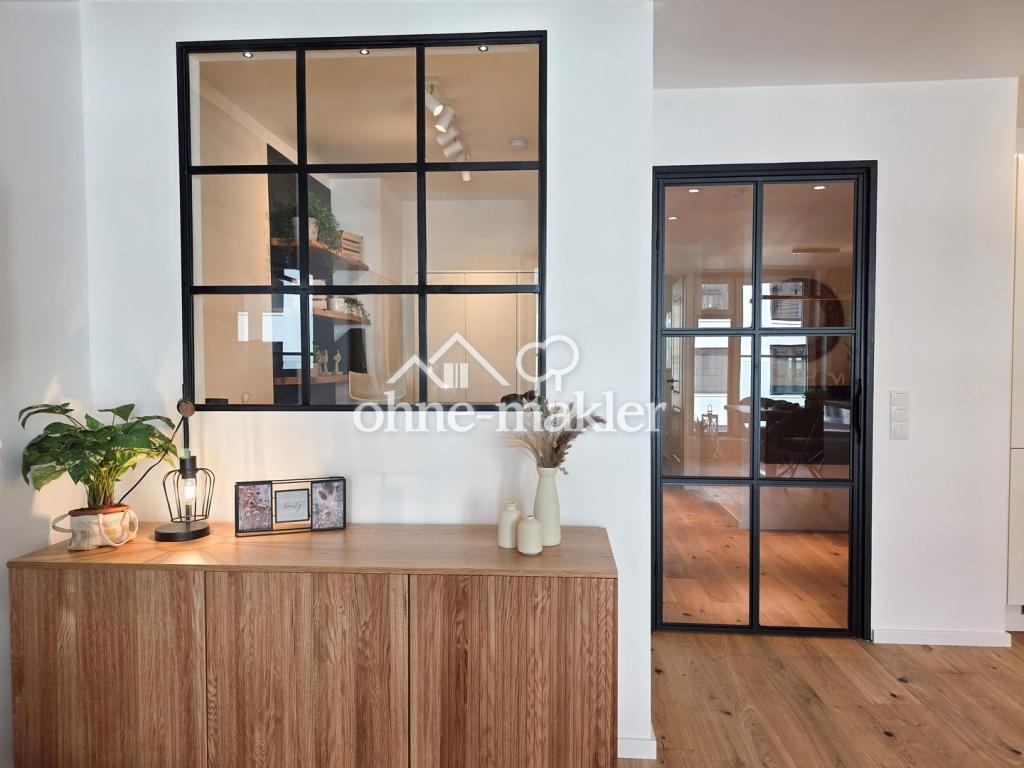 Wohnzimmer Sideboard + Fenster