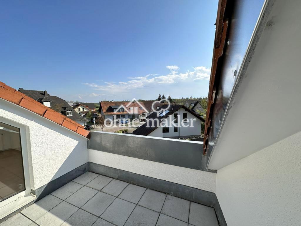 Dachwohnung (2.OG) mit EBK, Dachterrasse + Stellplatz in angenehmer Lage von Kirrlach! - Photo 3