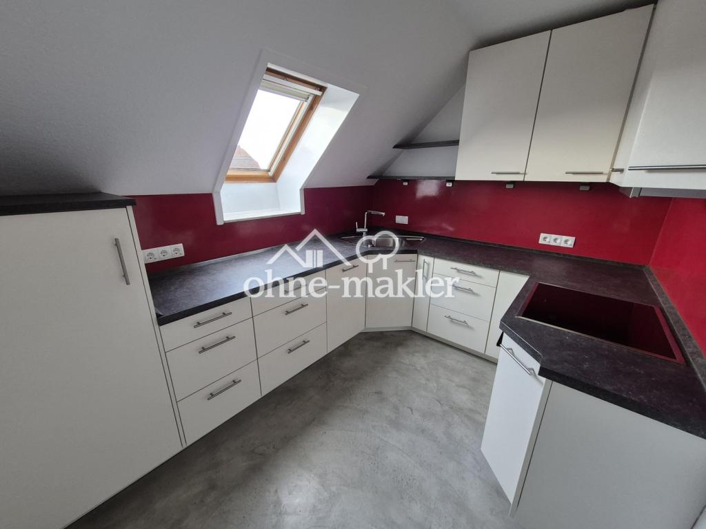 Exklusive zentrale 3,5 Zimmer Dachgeschosswohnung mit geh. Innenausstattung, Loggia und EBK - Photo 1
