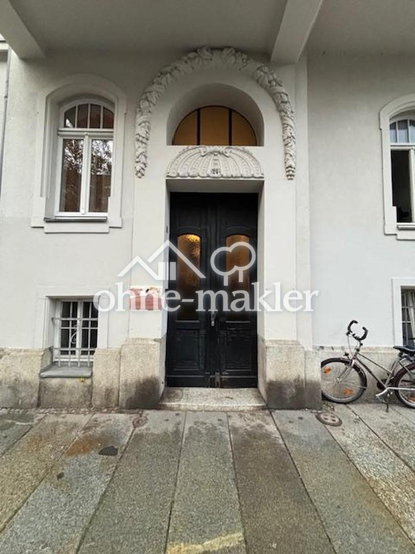 Eingang Kurt-Eisner-Straße 24